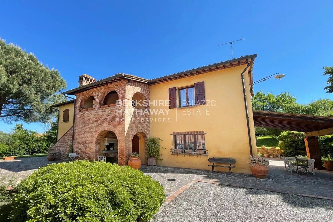 Villa in Foiano della Chiana, Tuscany, Italy 1 - 14861738