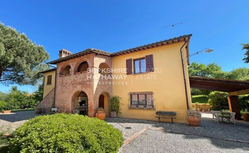 Villa in Foiano della Chiana, Tuscany, Italy 1
