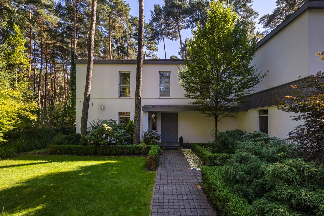 House in Magdalenka, Masovian Voivodeship, Poland 4 - 14865440