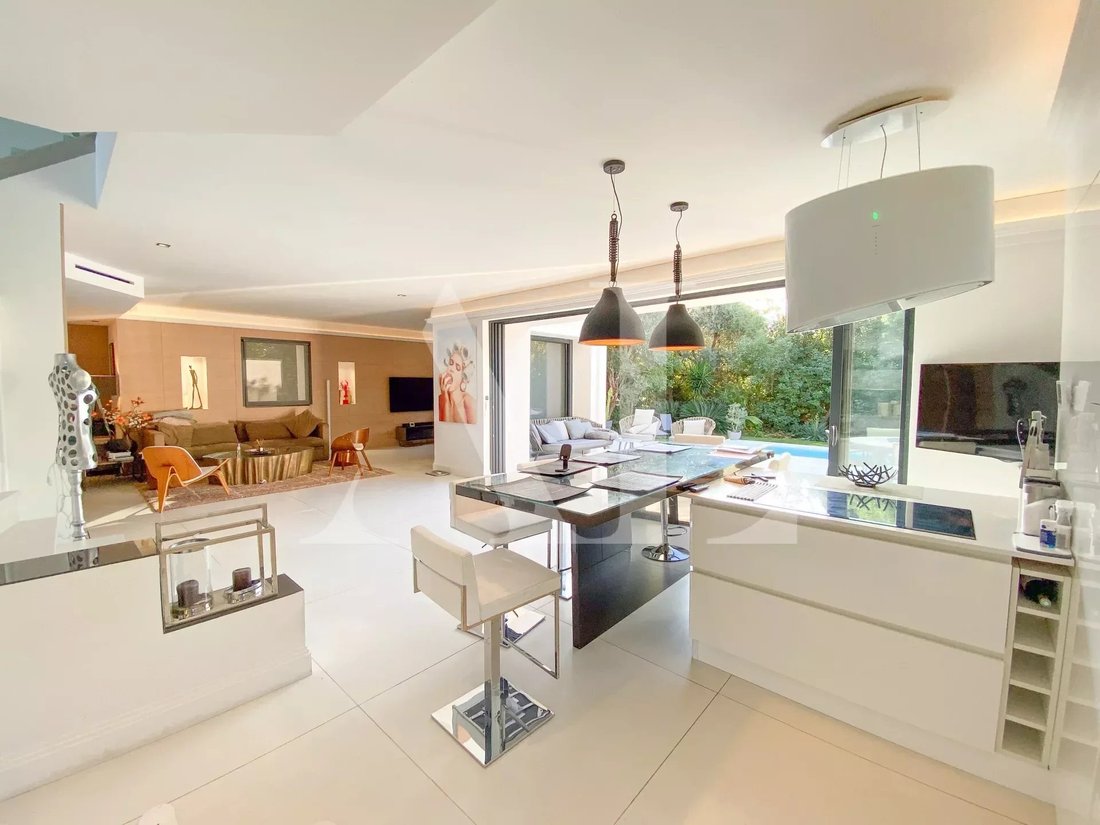 Villa in Juan les Pins-Gallice, Antibes, France 2 - 14822765