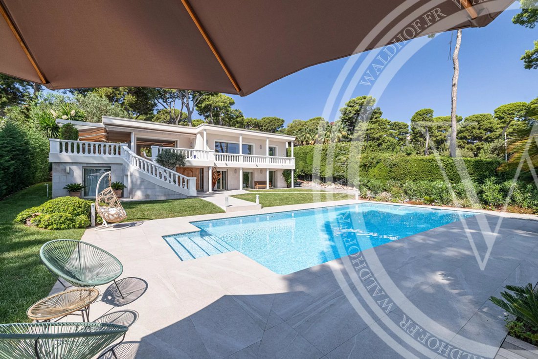 Villa in Antibes, Provence-Alpes-Côte d'Azur, France 3 - 14627199