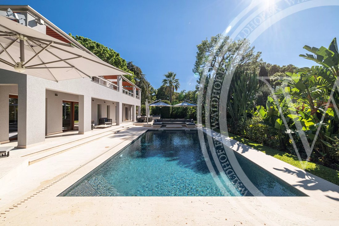 Villa in Saint-Jean-Cap-Ferrat, Provence-Alpes-Côte d'Azur, France 3 - 14822520