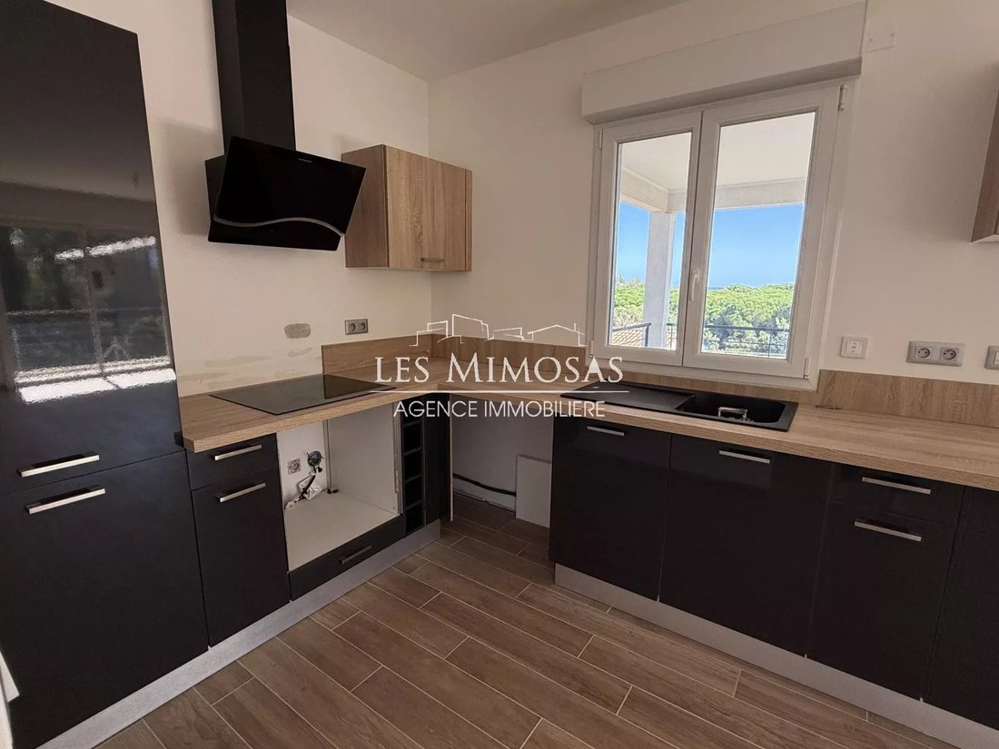 Villa in Frejus, Provence-Alpes-Côte d'Azur, France 3 - 14798876