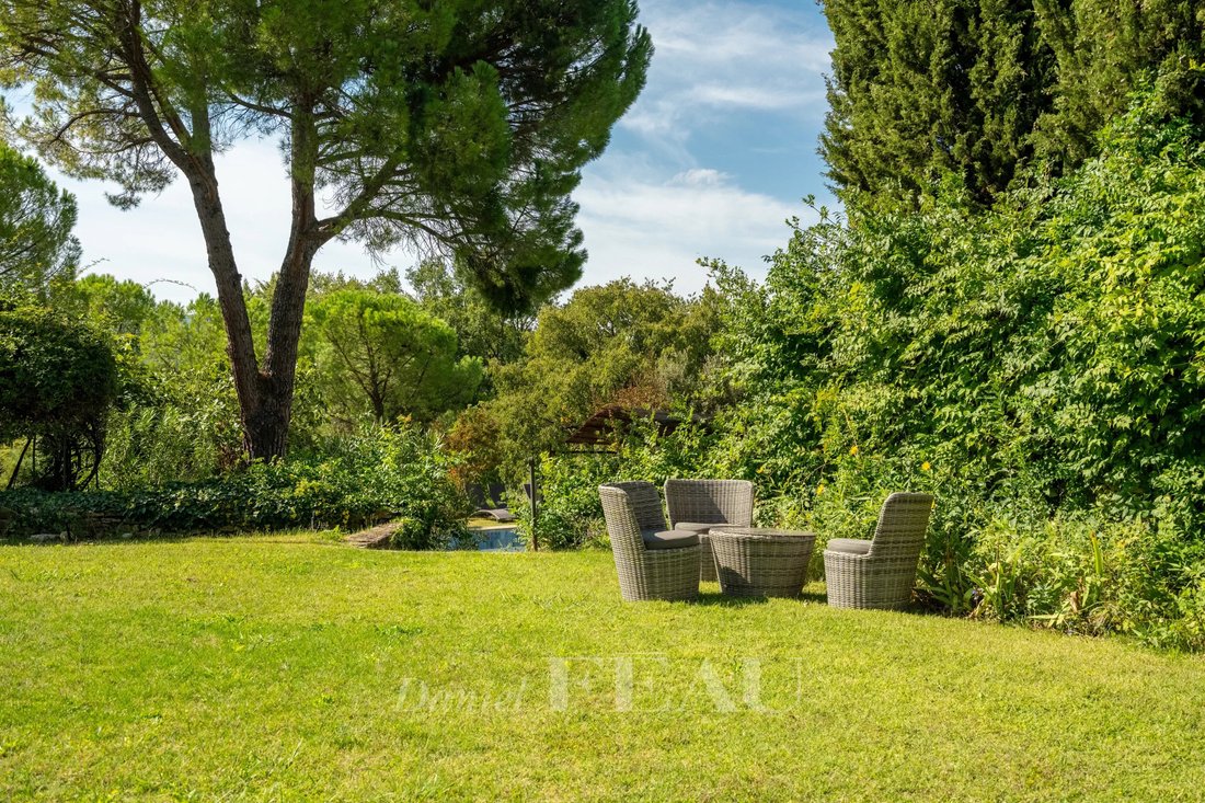 Country House in Gordes, Provence-Alpes-Côte d'Azur, France 3 - 14742115