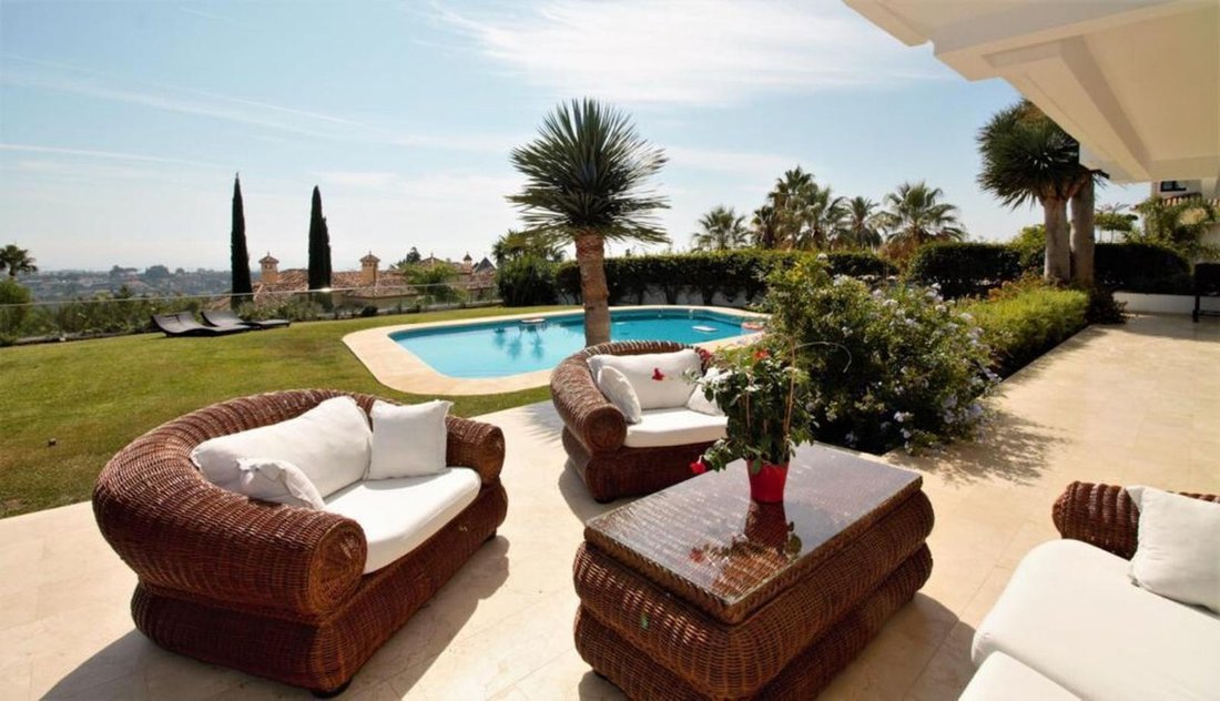 Villa in Estepona, Andalusia, Spain 3 - 14870082