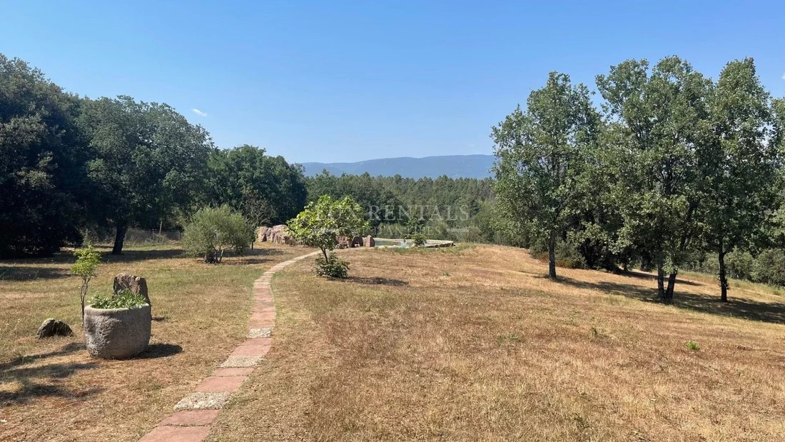 Estate in Bagnols-en-Forêt, Provence-Alpes-Côte d'Azur, France 5 - 14565137