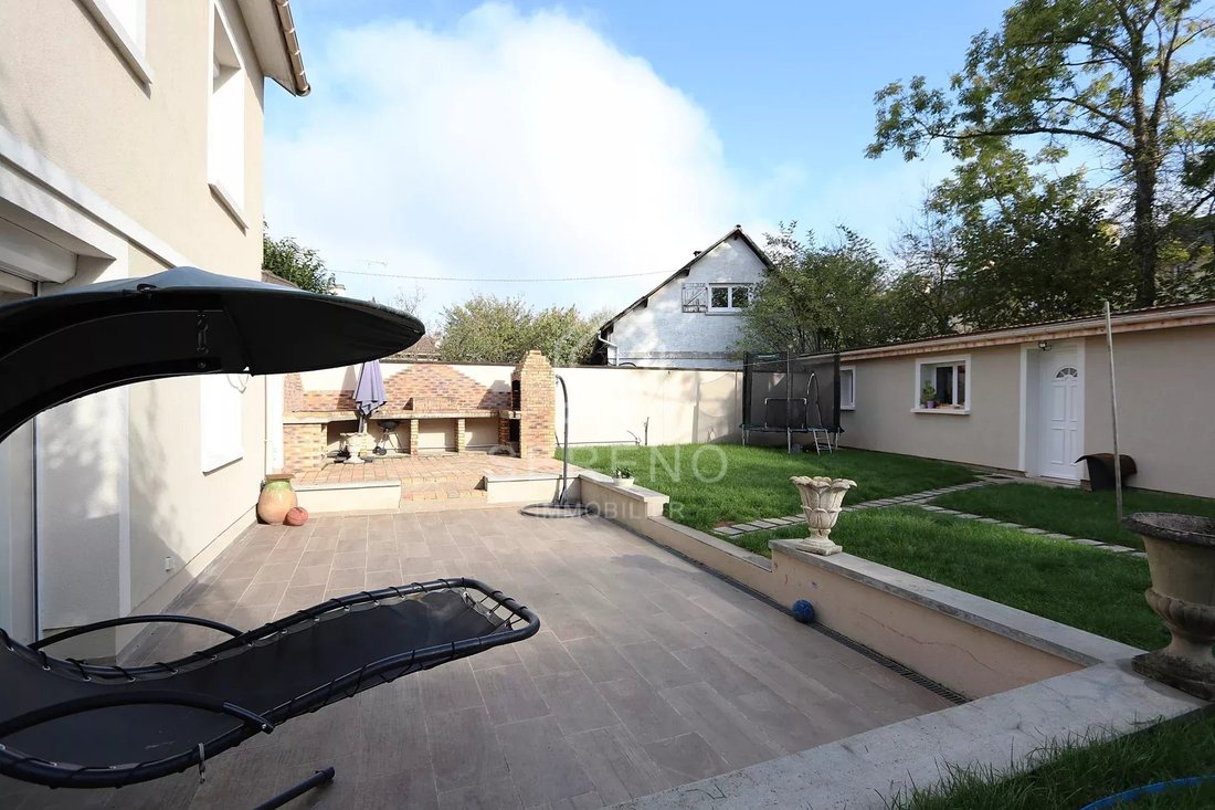 House in Bord de Marne, Champs-sur-Marne, France 2 - 14823305