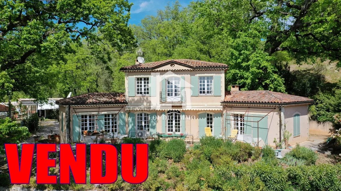 Villa en Châteauneuf-Grasse, Provenza-Alpes-Costa Azul, Francia 1 - 13705760