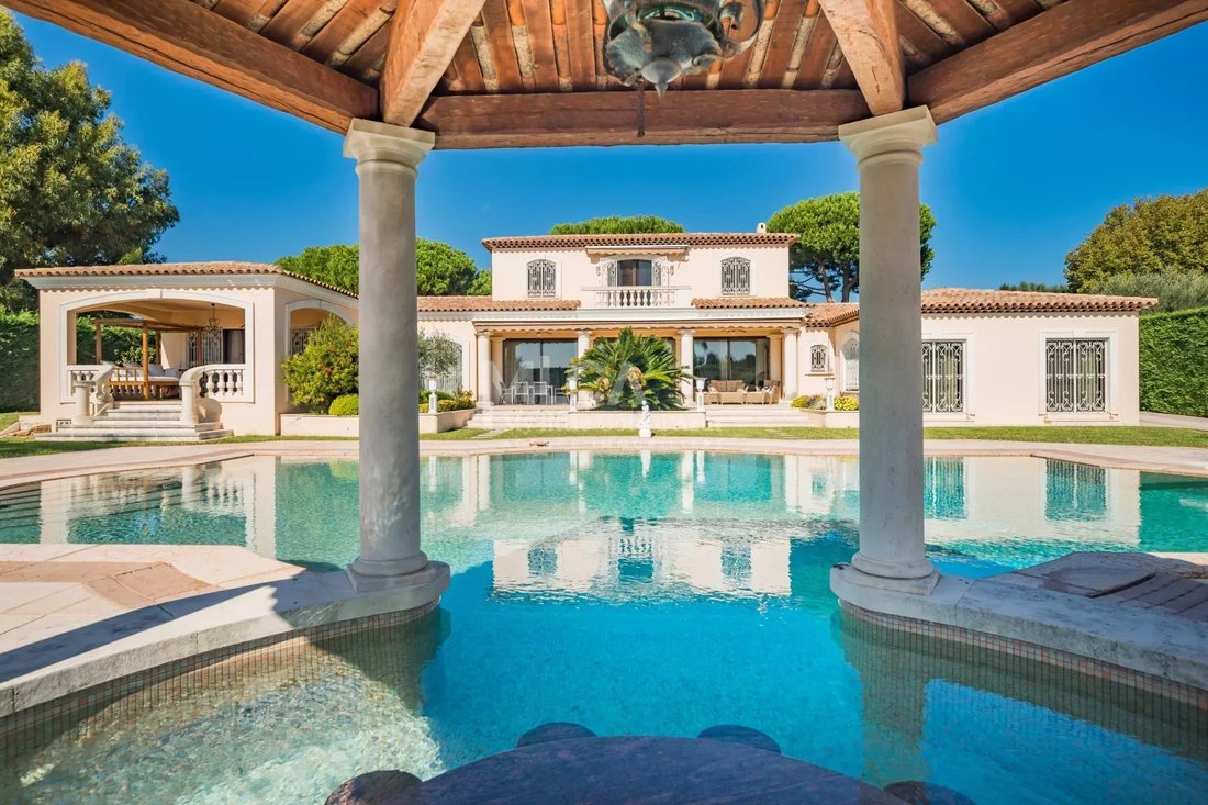 Villa a Antibes, Provenza-Alpi-Costa Azzurra, Francia 1 - 14863749