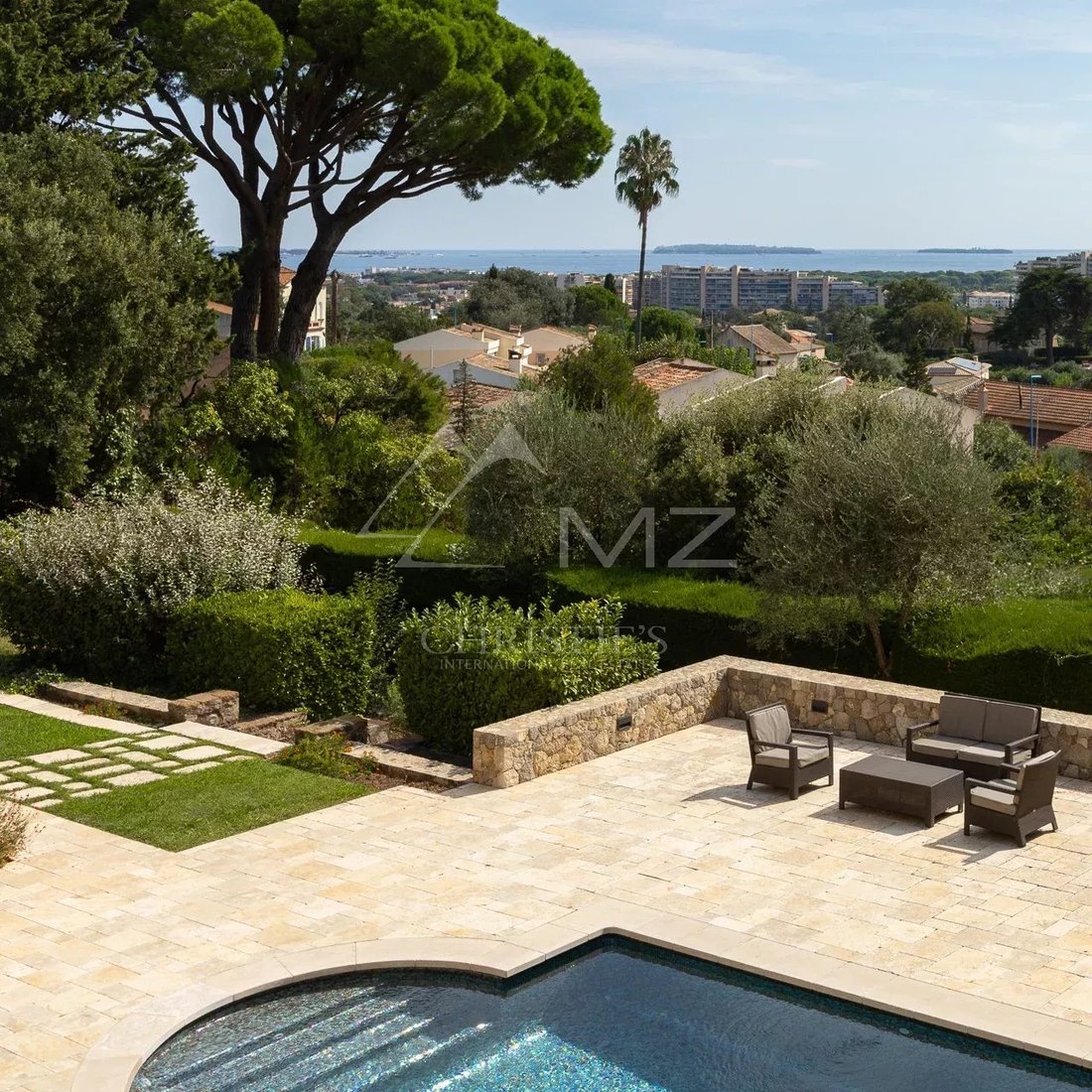 Estate in Le Grand Duc-Minelle, Mandelieu-la-Napoule, France 3 - 14754901