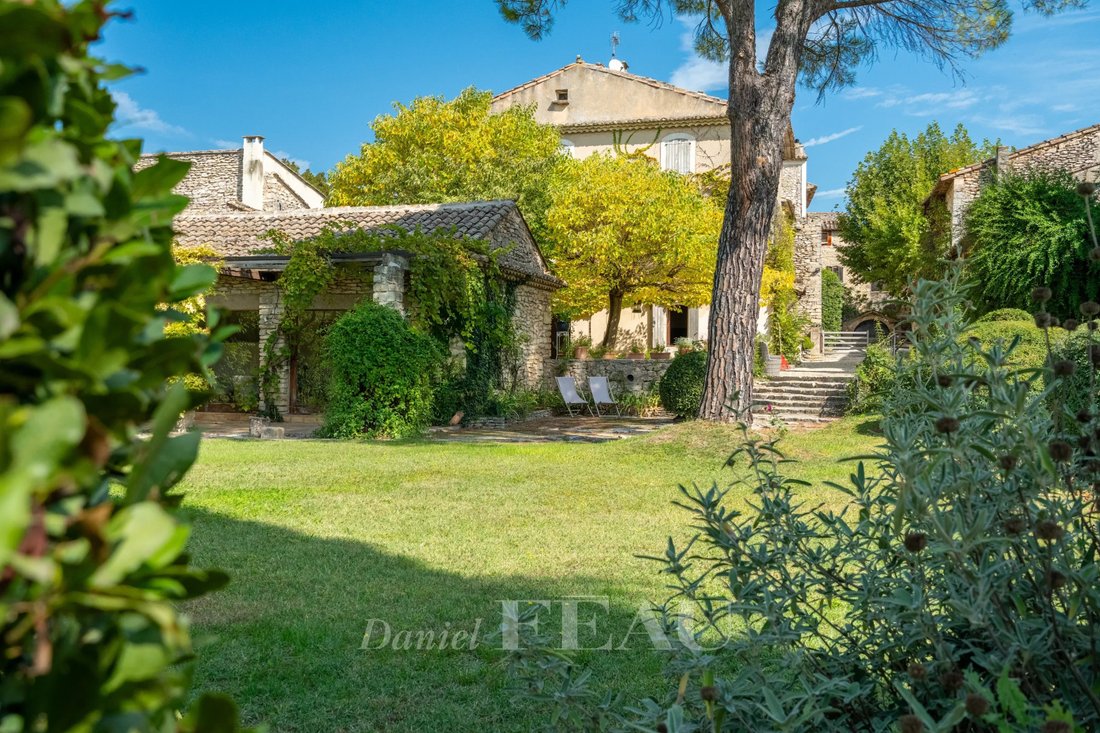 Country House in Gordes, Provence-Alpes-Côte d'Azur, France 1 - 14742115