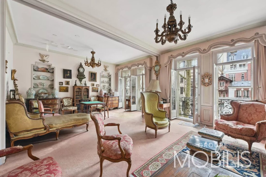 Apartment in Gros Caillou, Paris 7e Arrondissement, Paris 1 - 13090006