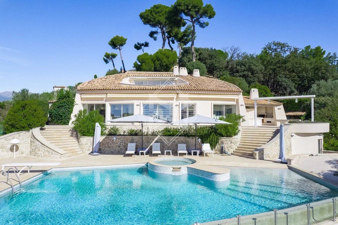 Villa in Collettes Bréguières-Les Vaux, Cagnes-sur-Mer, France 1 - 14741681