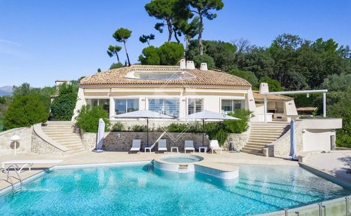 Villa in Collettes Bréguières-Les Vaux, Cagnes-sur-Mer, France 1