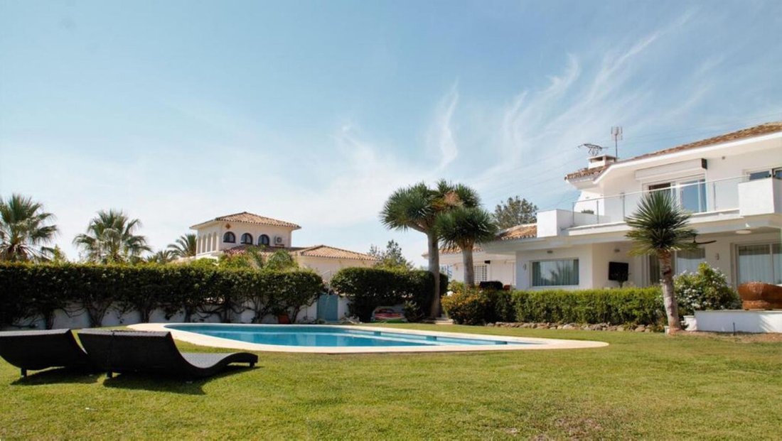 Villa in Estepona, Andalusia, Spain 2 - 14870082