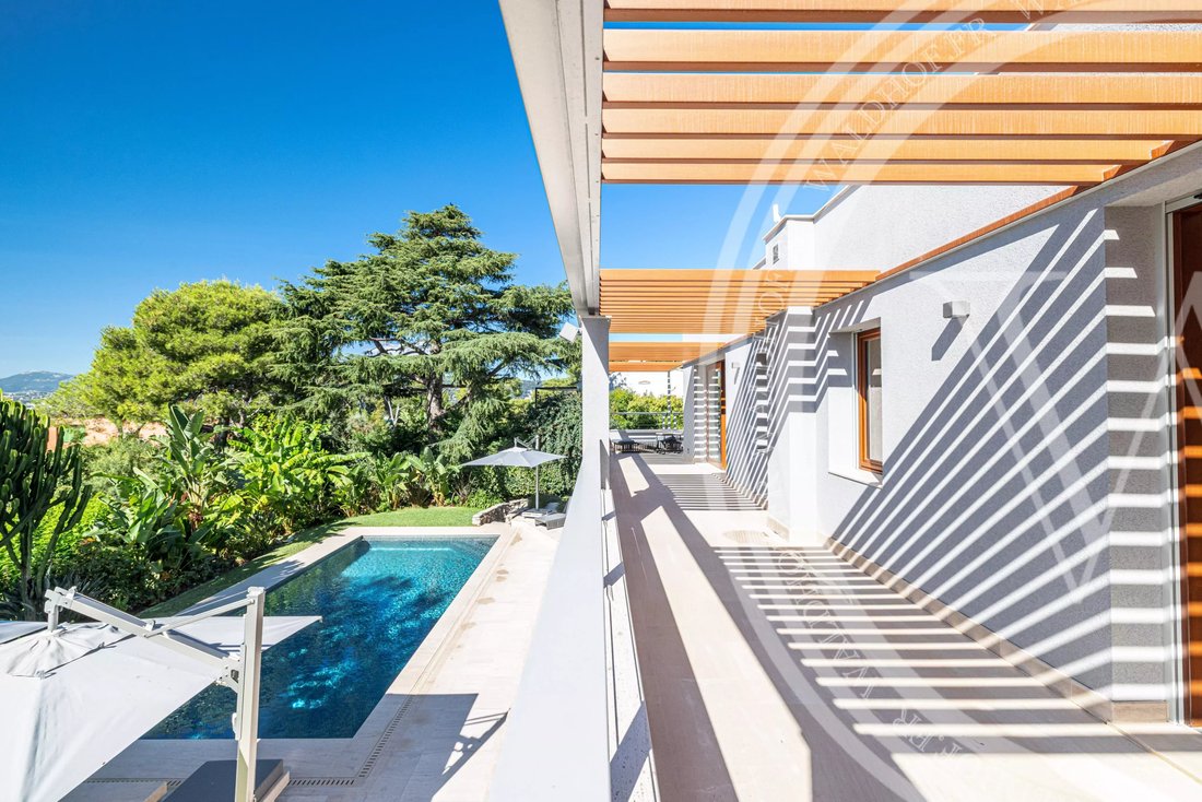 Villa in Saint-Jean-Cap-Ferrat, Provence-Alpes-Côte d'Azur, France 2 - 14822520