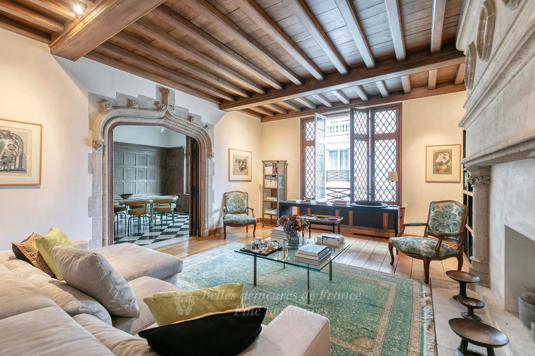 Paris 8th District An Elegant 3 Bed Apartment In Paris, île De France