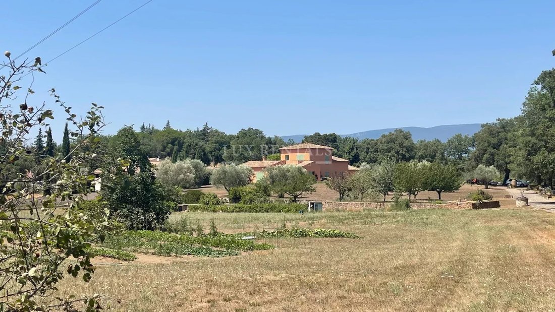 Estate in Bagnols-en-Forêt, Provence-Alpes-Côte d'Azur, France 1 - 14565137