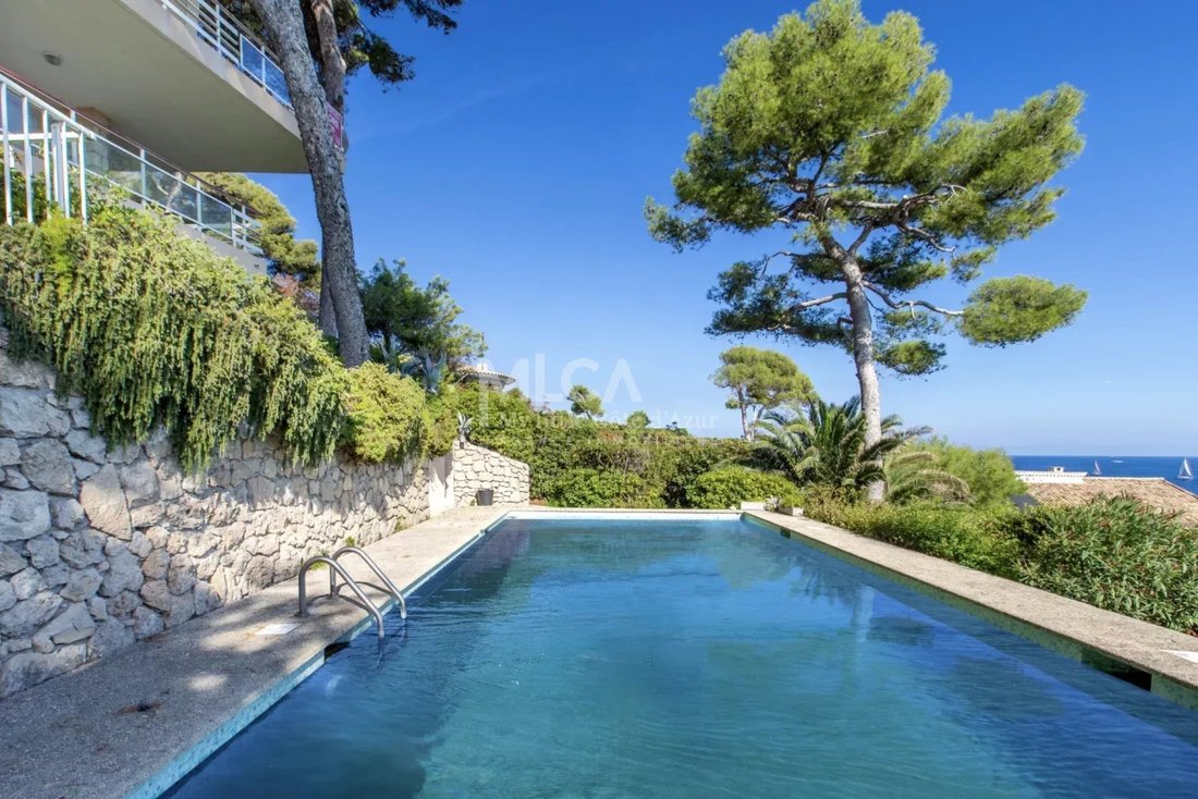 Villa in Antibes, Provence-Alpes-Côte d'Azur, France 2 - 14848377
