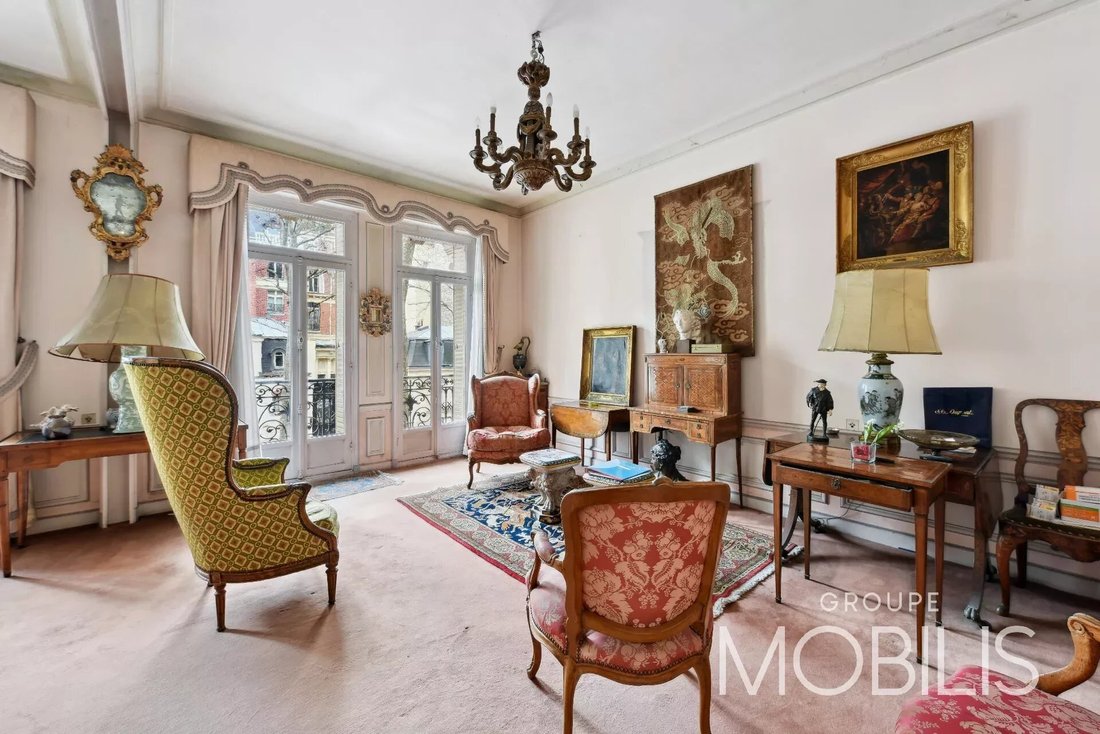 Apartment in Gros Caillou, Paris 7e Arrondissement, Paris 5 - 13090006