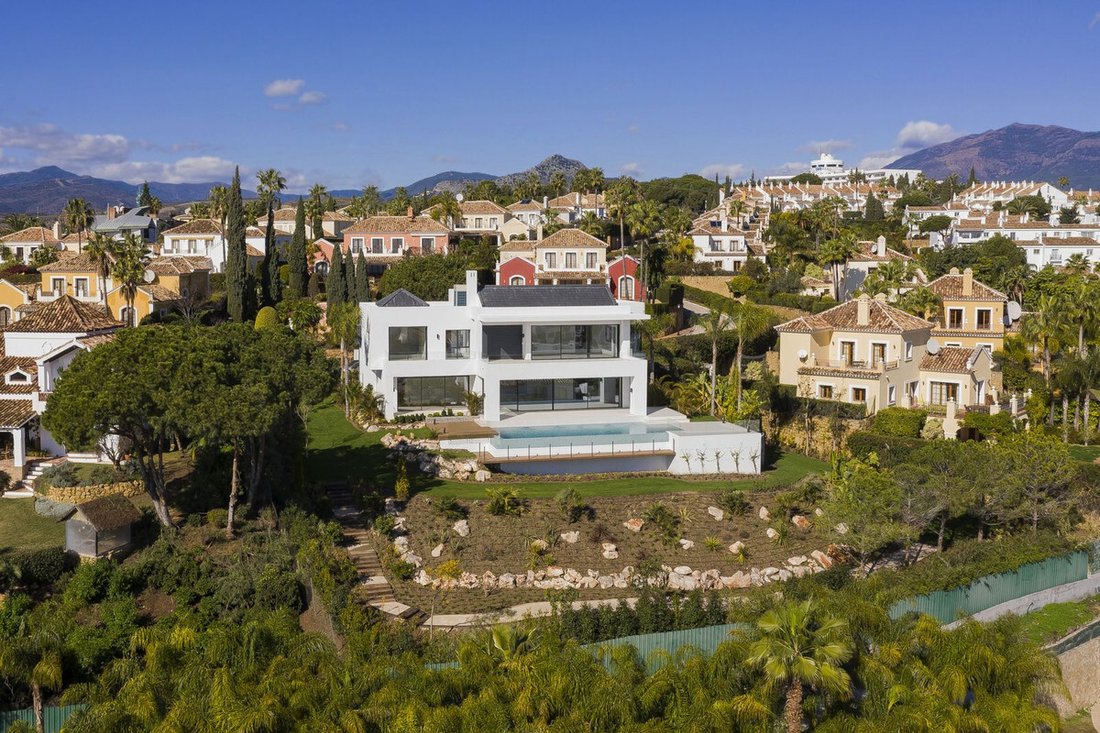 Villa in Estepona, Andalusia, Spain 1 - 14870082