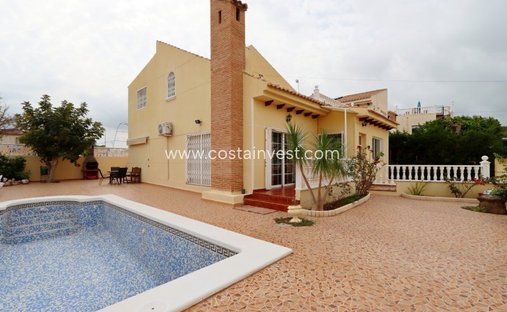 Villa in Playa Flamenca, Orihuela, Valencian Community 1