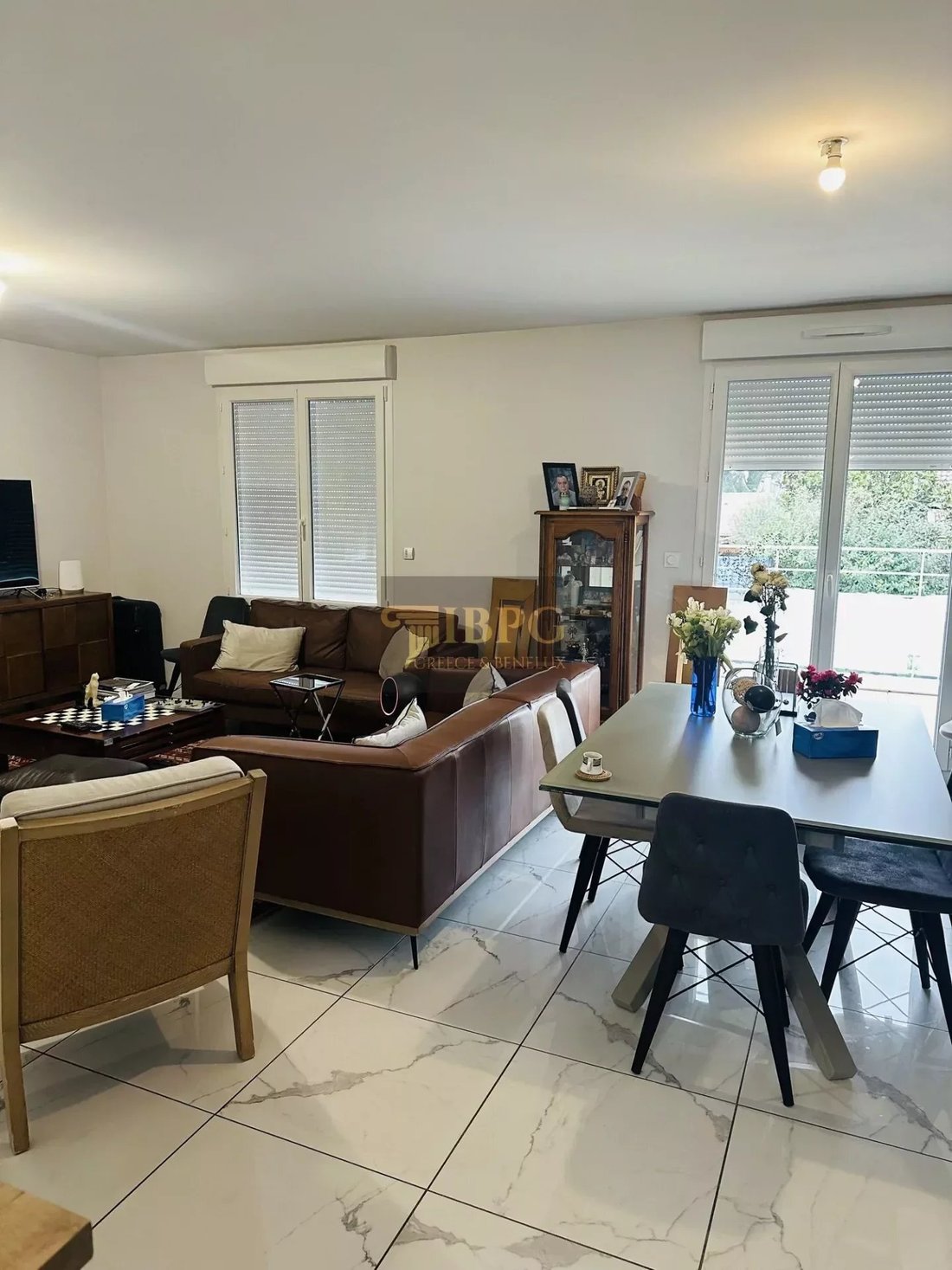 Villa in Decines-Charpieu, Auvergne-Rhône-Alpes, France 1 - 14857012