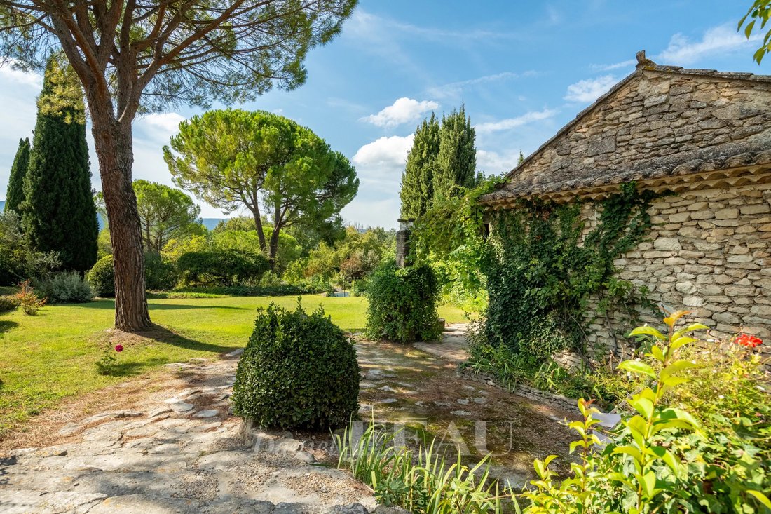 Country House in Gordes, Provence-Alpes-Côte d'Azur, France 2 - 14742115