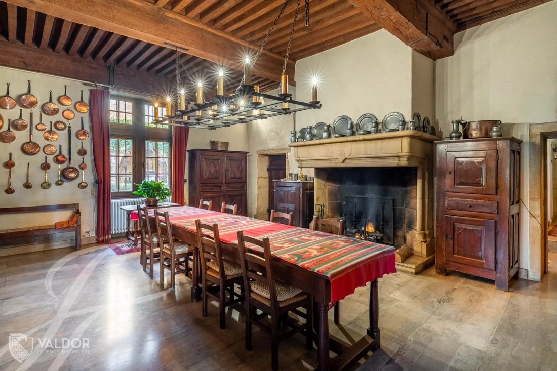 Estate in Lamure-sur-Azergues, Auvergne-Rhône-Alpes, France 5 - 14216067