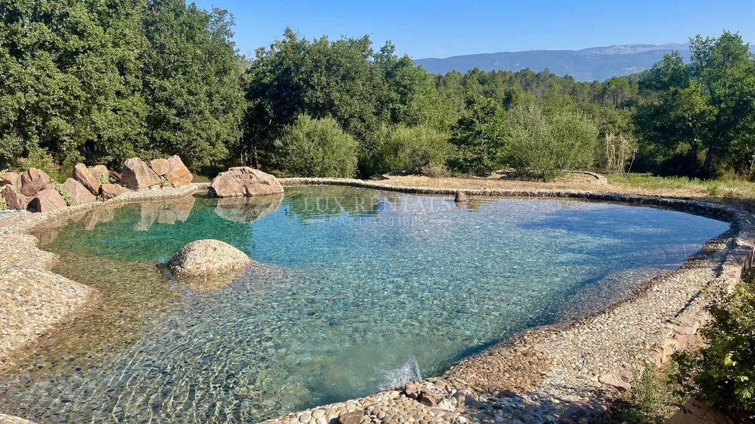 Estate in Bagnols-en-Forêt, Provence-Alpes-Côte d'Azur, France 3 - 14565137