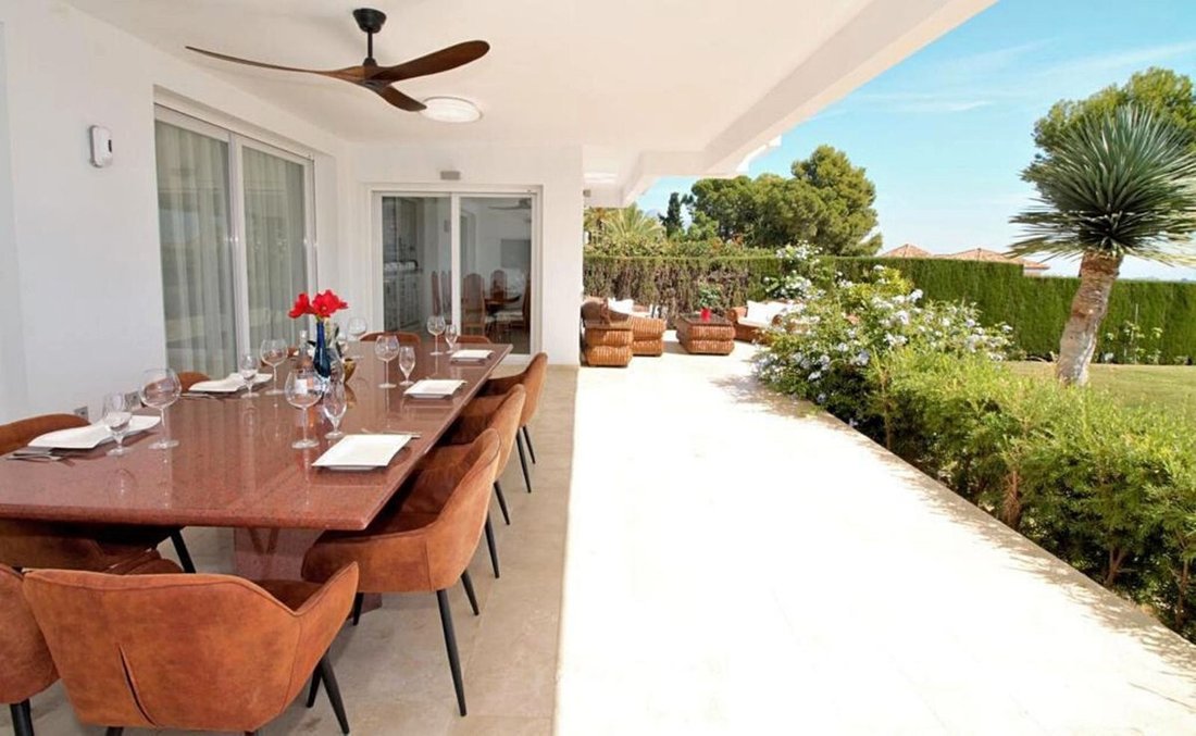 Villa in Estepona, Andalusia, Spain 4 - 14870082