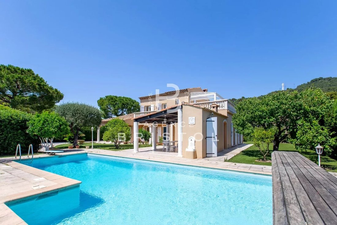 Villa in Villefranche-sur-Mer, Provence-Alpes-Côte d'Azur, France 1 - 14531110