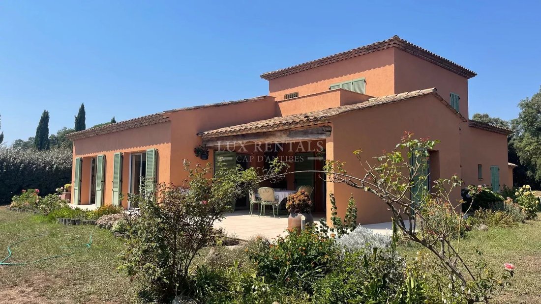 Estate in Bagnols-en-Forêt, Provence-Alpes-Côte d'Azur, France 2 - 14565137