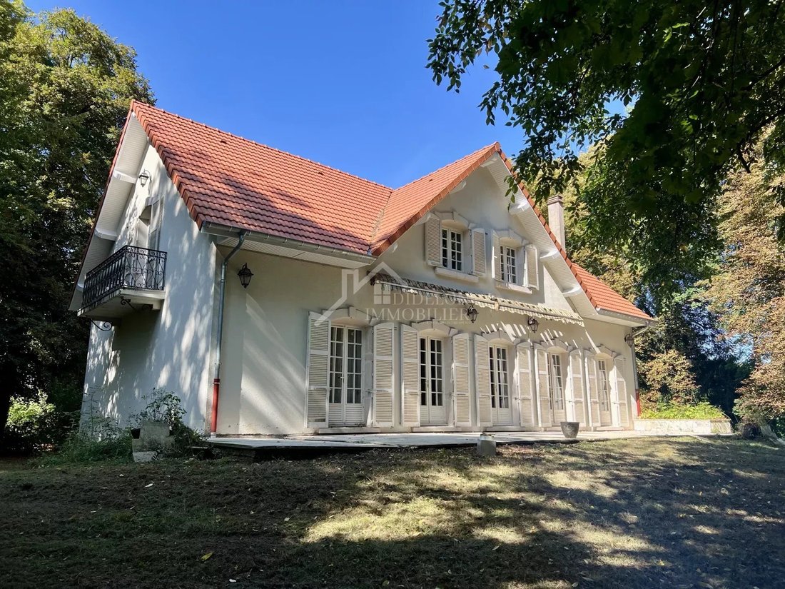 Estate in Maidieres, Grand Est, France 1 - 14670993