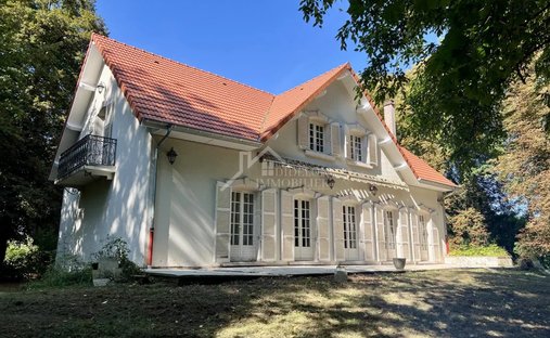 Estate in Maidieres, Grand Est, France 1