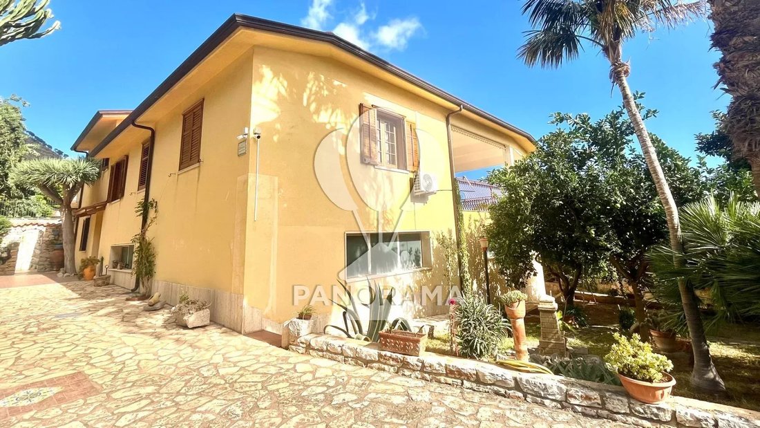 Villa in Castellammare del Golfo, Sicily, Italy 2 - 14840446