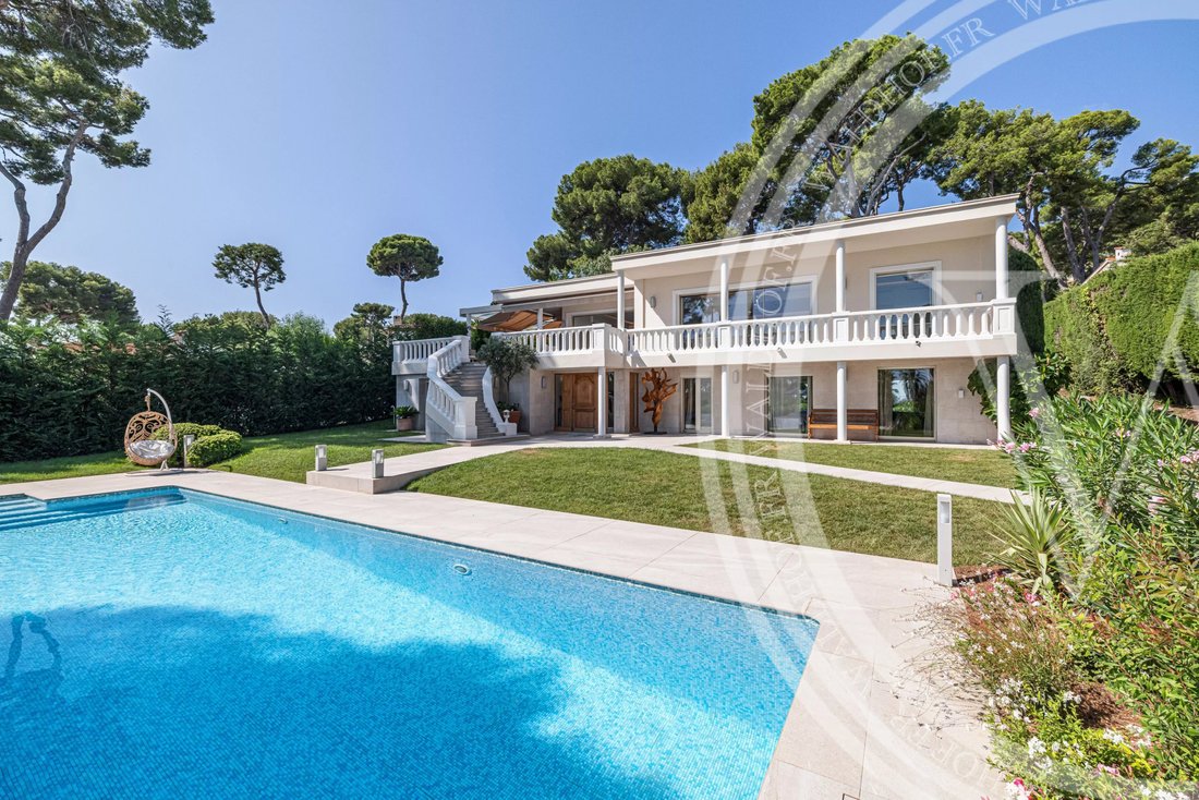 Villa in Antibes, Provence-Alpes-Côte d'Azur, France 4 - 14627199