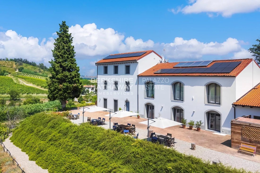 Villa in Ozzano Monferrato, Piedmont, Italy 1 - 14618378