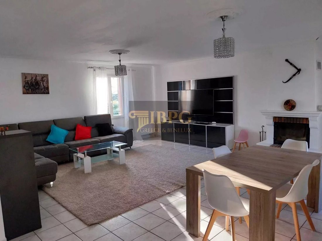 House in Le Sud, Vaulx-en-Velin, France 5 - 14857010