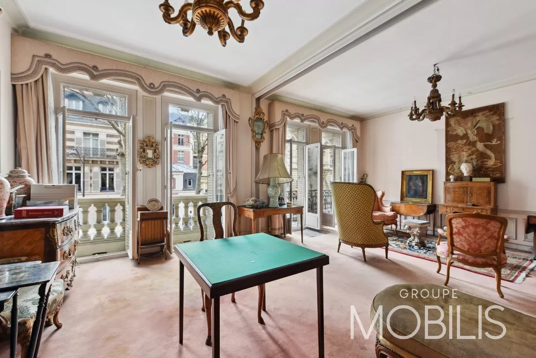 Apartment in Gros Caillou, Paris 7e Arrondissement, Paris 4 - 13090006