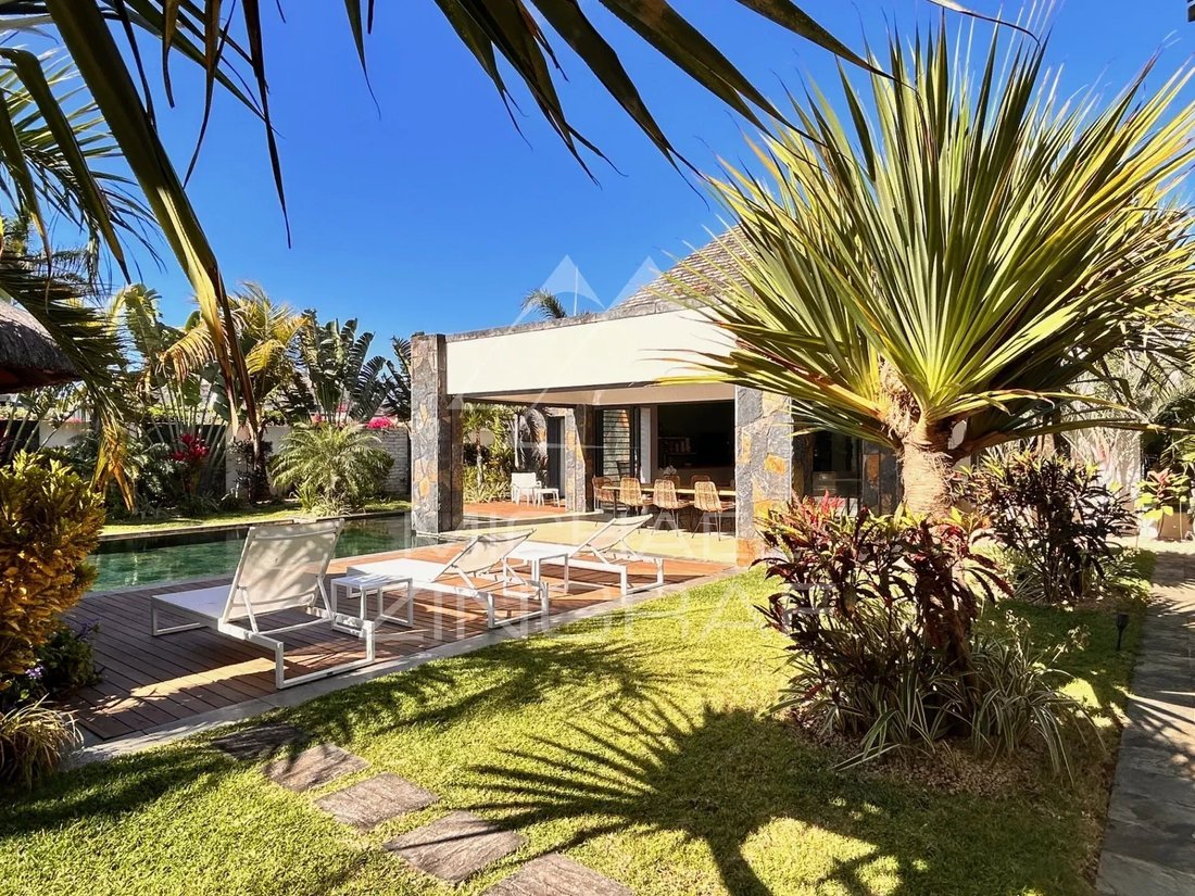 Villa in Grand Baie, Rivière du Rempart District, Mauritius 2 - 14555153