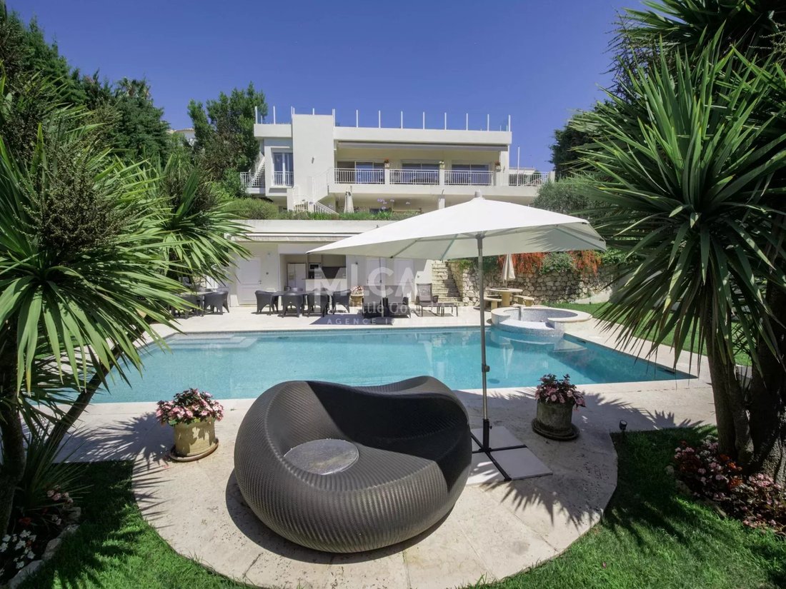 Villa in French Riviera, Provence-Alpes-Côte d'Azur, France 2 - 14863752