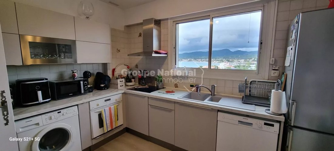 Villa in Six-Fours-les-Plages, Provence-Alpes-Côte d'Azur, France 2 - 14785406