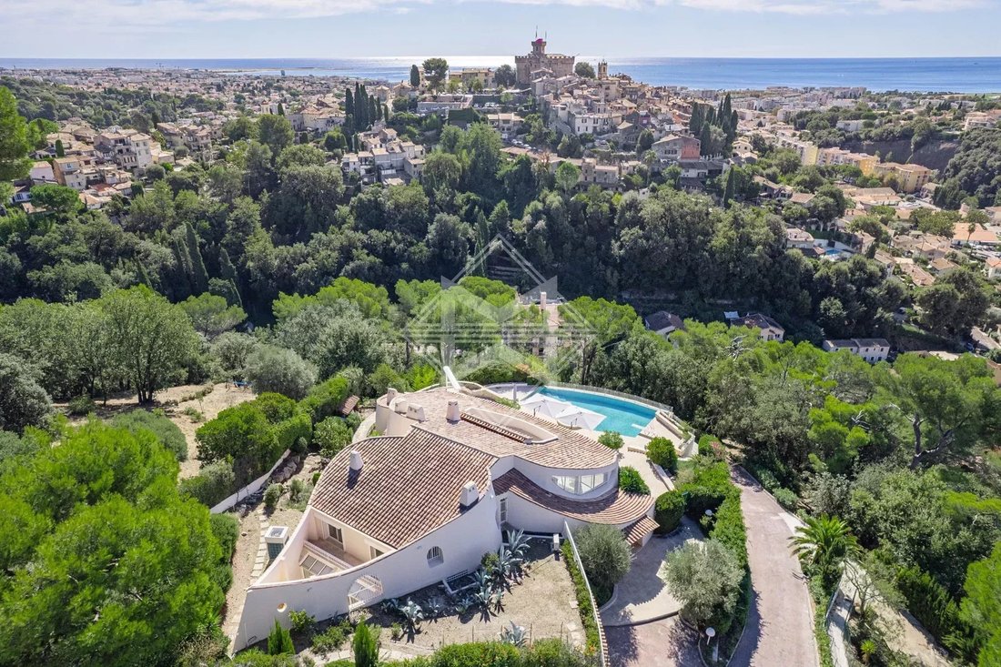 Villa in Collettes Bréguières-Les Vaux, Cagnes-sur-Mer, France 2 - 14741681