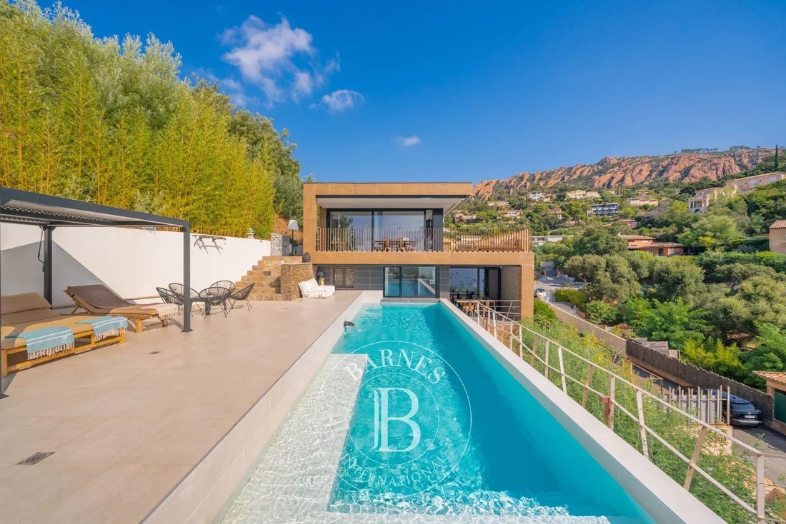 Villa in Le Dramont-Agay-Anthéor-Le Trayas, Saint-Raphaël, France 2 - 14658071