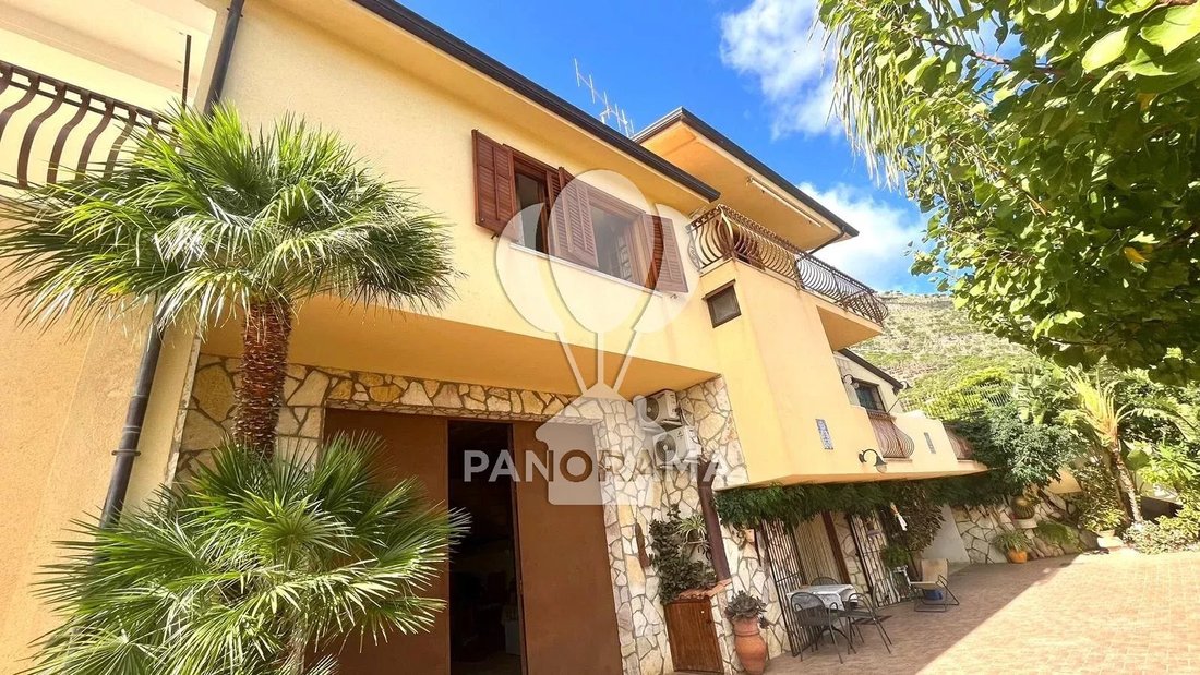 Villa in Castellammare del Golfo, Sicily, Italy 1 - 14840446