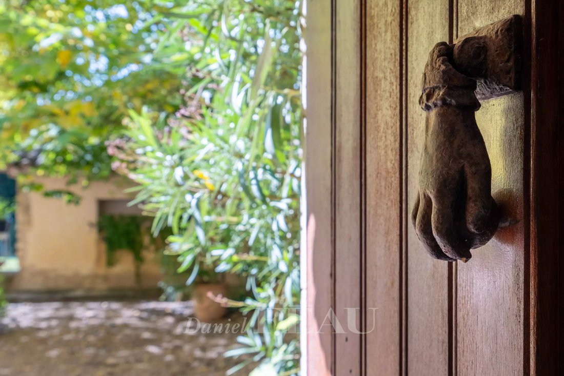 Country House in Gordes, Provence-Alpes-Côte d'Azur, France 5 - 14742115