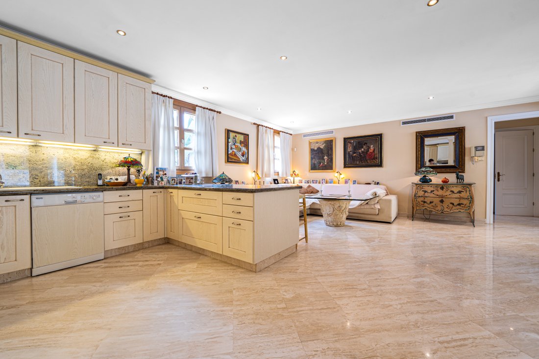 Villa in Puerto Banus, Marbella, Spain 3 - 14749601