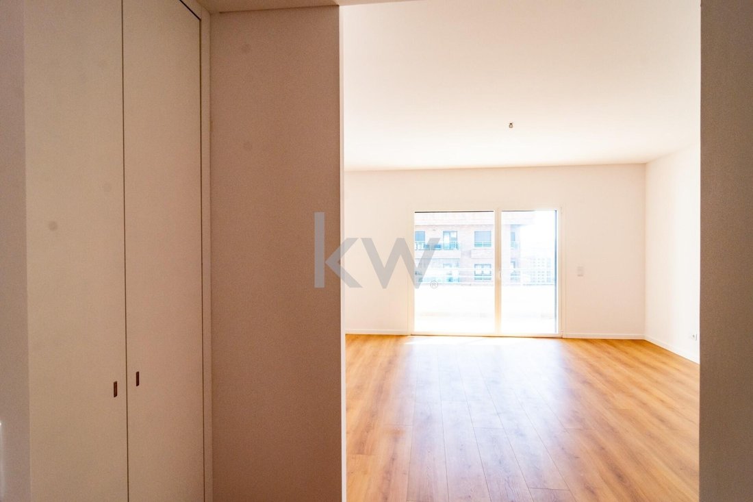 Apartment in Odivelas, Lisbon, Portugal 2 - 14770512