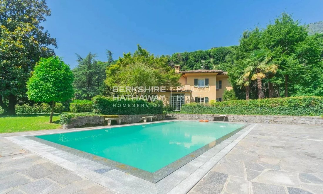 Villa à Ossuccio, Lombardie, Italie 1 - 14533886